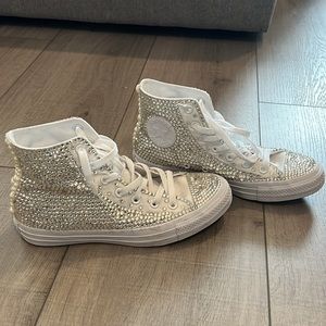 Gorgeous custom Swarovski crystal white converse size 8